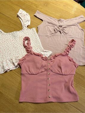 Bundle of 3 Pink Cropped Tank Shirts American Eagle and Forever 21 Size S/M
